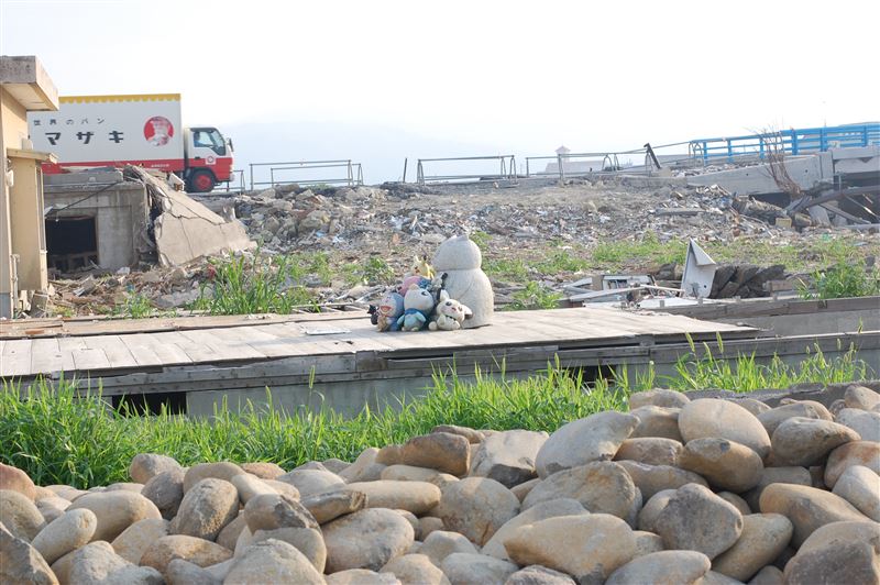 2011年的311東北大地震第二天時，山崎麵包Yamazaki火速集合仙台工場24萬個麵包，還有關東關西工場的36萬個麵包送到避難所。（圖／kimishowota - DSC_0216, CC）