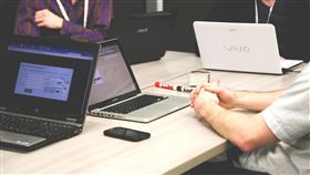 全球人壽積極投入AI應用與人才培育，從內部創新應用到前線業務發展，全力導入AI應用。（示意圖／PIXABAY）  