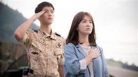 宋慧喬與前夫宋仲基因2016年熱播韓劇《太陽的後裔》結緣。（圖／翻攝自網路）