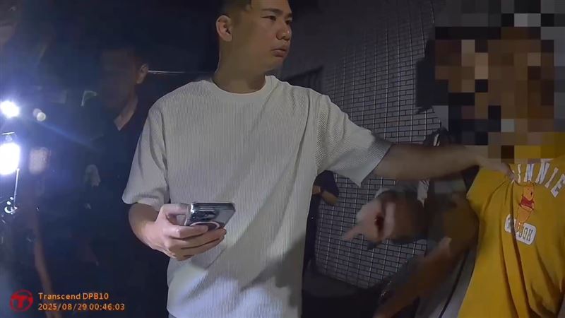 黎姓男子返回住處換裝時，被警方當場逮捕。（圖／翻攝畫面）