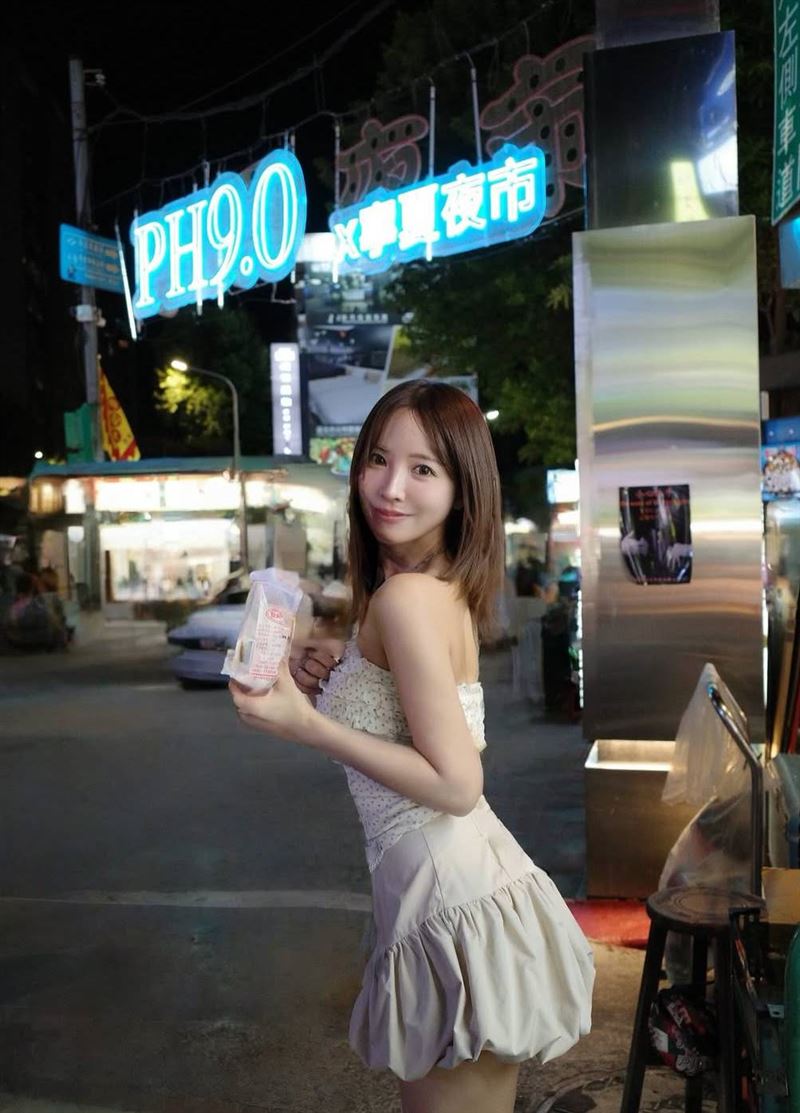 三上悠亞現蹤寧夏夜市。（圖／翻攝自三上悠亞IG）