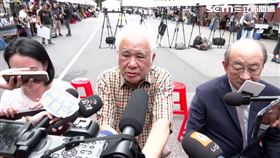 姚嘉文受訪時幫旁邊的柯建銘抱屈。（圖／翻攝畫面）