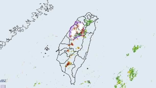新／雨區擴大　大雷雨開炸6縣市小心冰雹