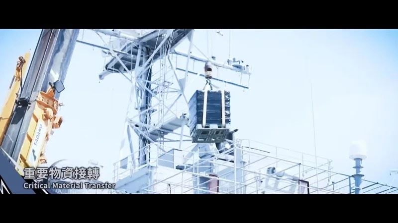 漢光41號演習，模擬美軍大型運輸艦在進入我國航空識別區後，由空、海軍護航駛入花蓮港，裝卸重要的軍需及相關物資。（圖／中華民國海軍臉書）