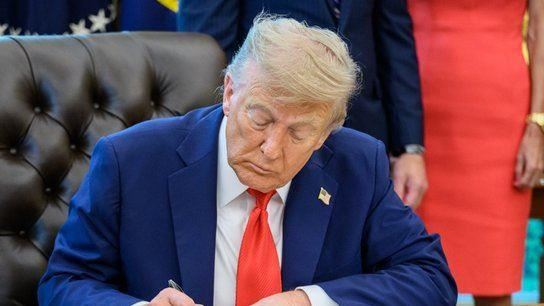 現年78歲的川普是美國史上最年長總統。（圖／翻攝自X@WHITE HOUSE）