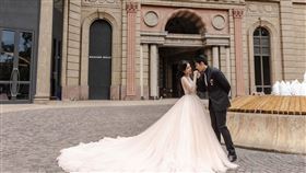 藝人陳奕與紀曦晨今（14）日在文華東方酒店舉行訂婚儀式。（圖／達騰娛樂提供）