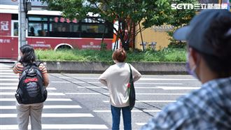 天氣/夏天/高溫(記者陳弋攝影)