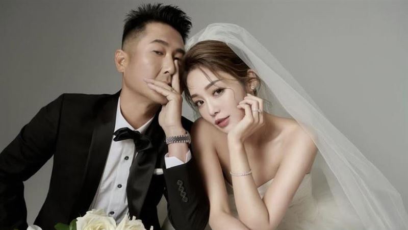 不遮了!林千又曬照博士尪「難得摘墨鏡」