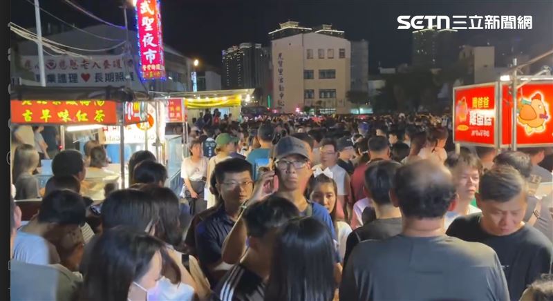武聖夜市湧近將近3萬人