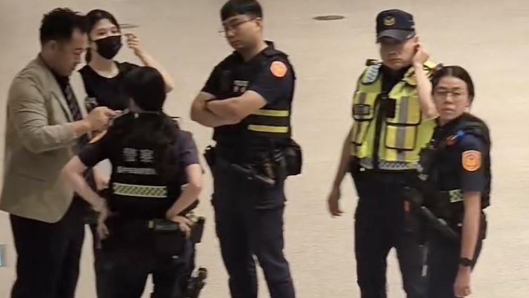 「黑道律師」大鬧台中歌劇院!嗆告死警察