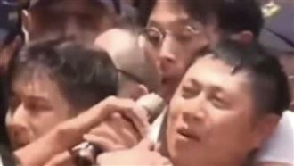 律師:黃國昌勒警脖子涉犯此罪 最重判3年