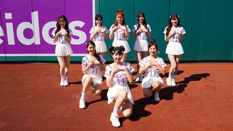 樂天女孩31日國民「台灣日」舞台。（圖／樂天桃猿球團提供）