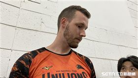 統一獅洋投布雷克遭註冊，心情百感交集。（圖／記者張沛嘉攝影）