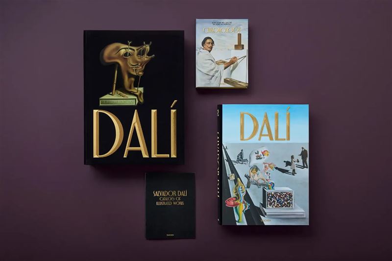 現實主義大師達利作品全紀錄《Dal&iacute; Baby Sumo》9/3起將於誠品生活松菸3樓FORUM前廣場「外文書展」獨家現身。（圖／品牌業者提供）