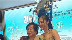 星二代鄭安琪（右）是資深歌手鄭智化的寶貝女兒（圖／記者鍾智凱攝）