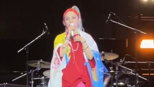 范曉萱在演唱《我要去哪裡》前的一段告白，讓網友感動不已，直呼「帶著大S來看我們了」。（圖／翻攝自微博）