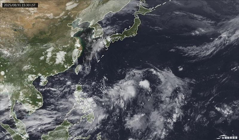 太平洋高氣壓有減弱趨勢，恐怕會上演熱帶擾動大亂鬥。（圖／翻攝自台灣颱風論壇｜天氣特急）