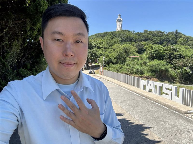 李問確定接任國安會副秘書長。（圖／翻攝自李問臉書）