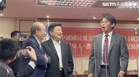 談及日前走讀活動，黃國昌向柯建銘說「跟你們以前民進黨怎麼比啊？」。（圖／記者詹宜庭攝影）