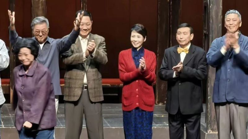 《寶島一村》北京演出已經換角，沒有屈中恆。（翻攝微博）