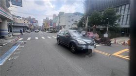 謝翁闖紅燈還撞到人，辯稱因視力不好。（圖／翻攝畫面）