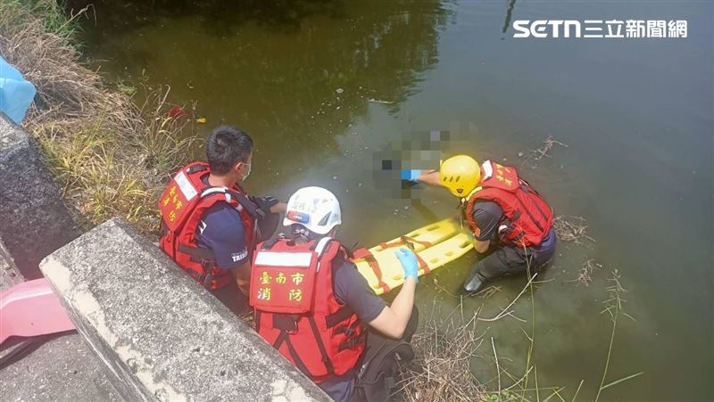 新／台南「人魚泡同池」叫不應　撈起成屍