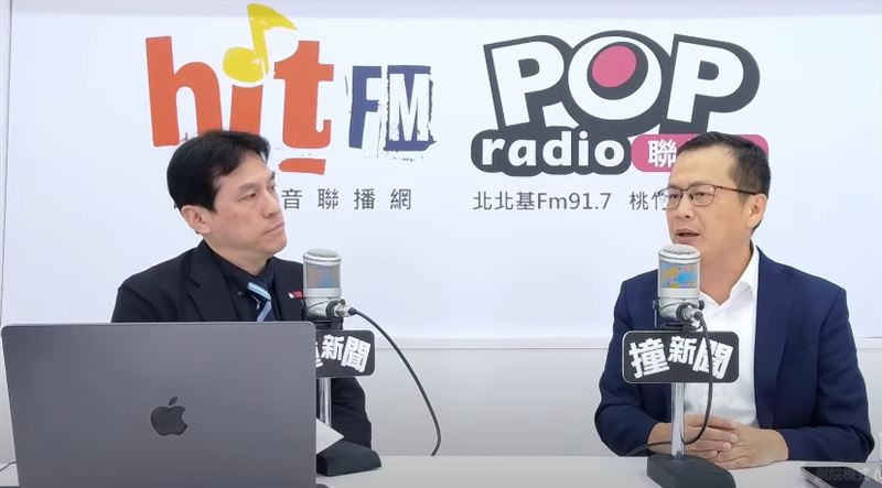 羅智強（右）當面轟黃暐瀚（左）「你變了！有愧媒體使命」。（圖／翻攝自POP撞新聞YT）