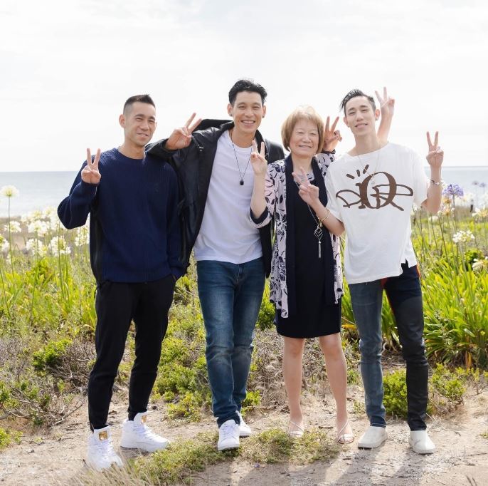 林書豪退休震撼全球！小時候照片曝光超可愛，幕後力量來源是爸爸媽媽、兄弟與上帝。（圖／翻攝自IG @jlin7）