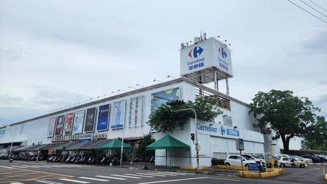 嘉義家樂福北門店最後營運日為9／22。（圖／翻攝自嘉義綠豆人臉書）