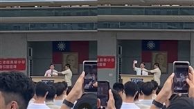 建中校長莊智鈞開學典禮表演魔術。（圖／翻攝自threads／ck_student_information）