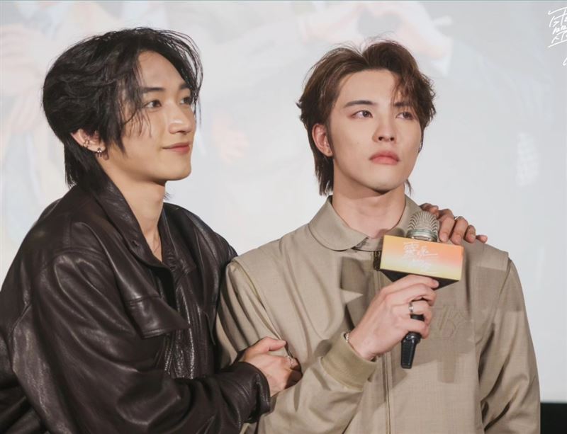王智騫Martin（左）、范麒智Kenji看到粉絲支持相當感動。（圖／三立提供）