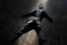 東京一處AV片場驚傳凶殺案，一名男子被人用球棒活活打死，遺體發現時已成腐屍。（示意圖，photoAC）