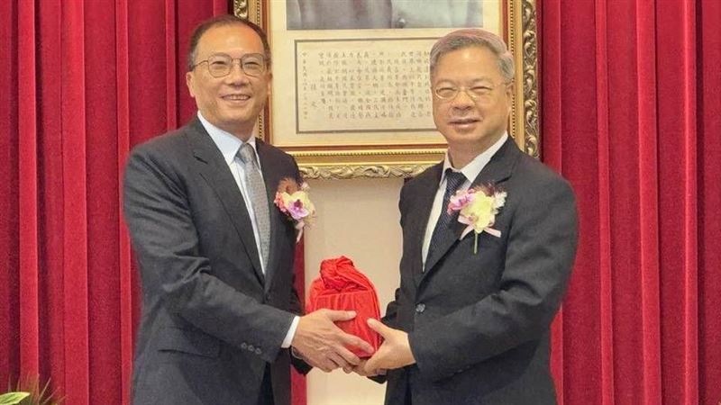 新任經濟部長龔明鑫布達典禮隔天馬上南下產業第一線，明天將南下，直擊工具機與水五金困境，展現「沒有蜜月期」的急迫感與救援決心。（圖／記者師瑞德攝影）