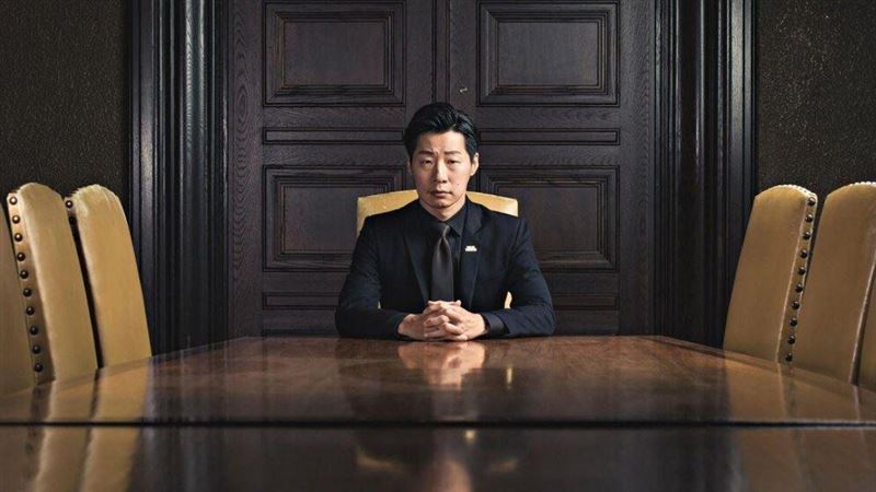 台芬金屬外交！林昶佐再登芬蘭大報娛樂版