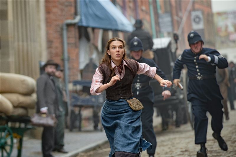 米莉芭比布朗上月宣布領養當媽。（圖／Netflix提供）