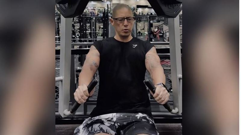 開小紅書挨轟不用心　蔣友柏爆汗秀精壯肌