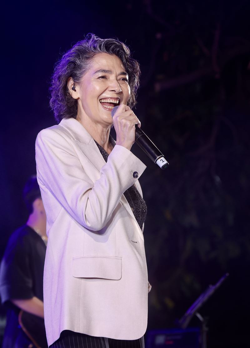 賴佩霞在台東開唱，也宣布未來將要開演唱會。（圖／尚時代文創娛樂）