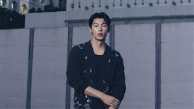 許光漢。（圖／ELLE提供）