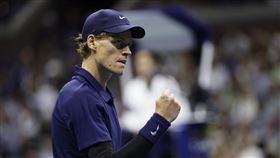 世界球王辛納（Jannik Sinner）2日闖進美網8強。（圖／美聯社／達志影像）