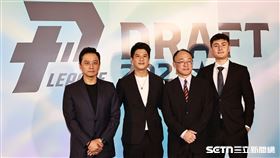 PLG2025新人選秀會，新球隊洋基工程總經理錢韋成（左2）。（圖／記者劉彥池攝影）