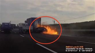 18歲男國道自撞燒成焦屍　斷魂瞬間曝