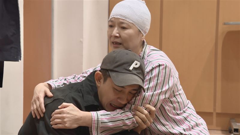 曾子益（左）與謝瓊煖對戲感人。（圖／民視提供）