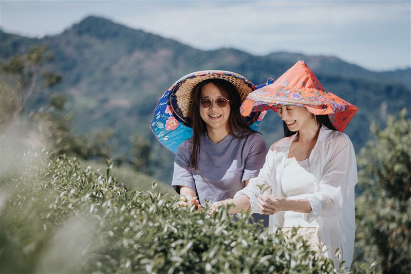 山林美學 &times; 慢活提案，嘉義縣攜手日籍藝人大久保麻梨子，推出全新國際觀光影片《嘉義是一種生活的提案》。（圖／嘉義縣政府提供）