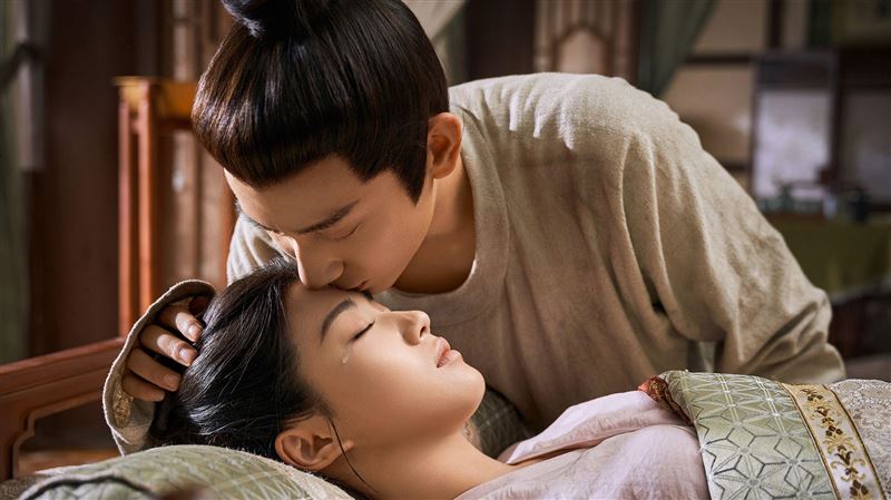 睫毛都有戲！古裝男神深情吻出氛圍天花板