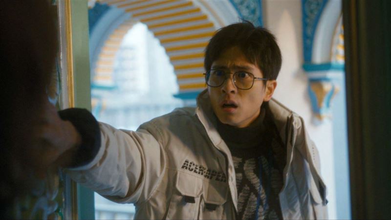 男星額頭冒大片水泡痛爆！醫警告：恐失明