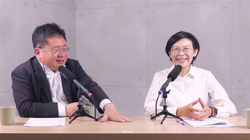 林岱樺（右）表示，將在總統賴清德和黨籍立委餐敘時表達支持改革的立場，也強調只要賴總統堅持改革，自己一定會是最堅強的戰友。（圖／中央社）