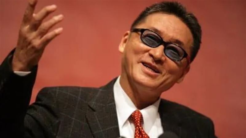 胡因夢長得那麼漂亮怎麼捨得離婚呢？李敖竟語出驚人回答：「看到她便秘滿臉憋通紅。」（圖／翻攝自李敖臉書）