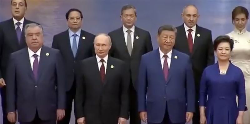習近平臉色發黑引起健康出狀況揣測。（圖／翻攝自X平台@Khan20235）