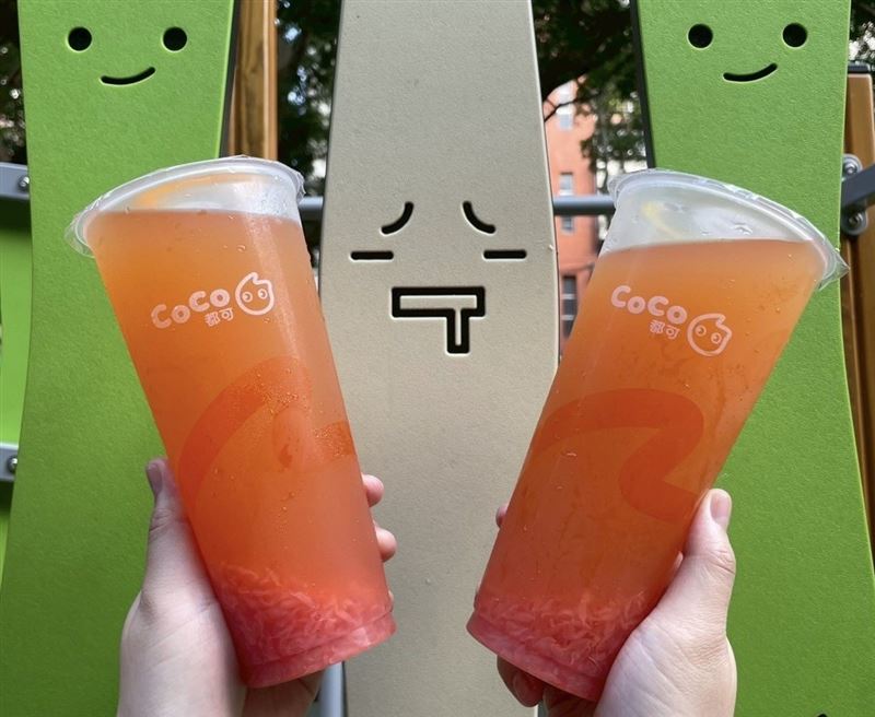 CoCo都可今日推出「葡萄柚果粒茶買1送1」(圖／CoCo都可提供)