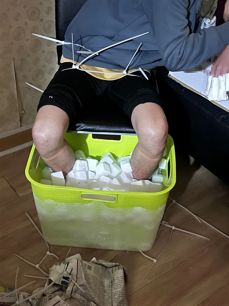 廖姓同學，於2023年跟24歲張姓高中同學以假凍傷真截肢手法詐保，成轟動全台的「乾冰截肢詐保」案。（圖／翻攝畫面）